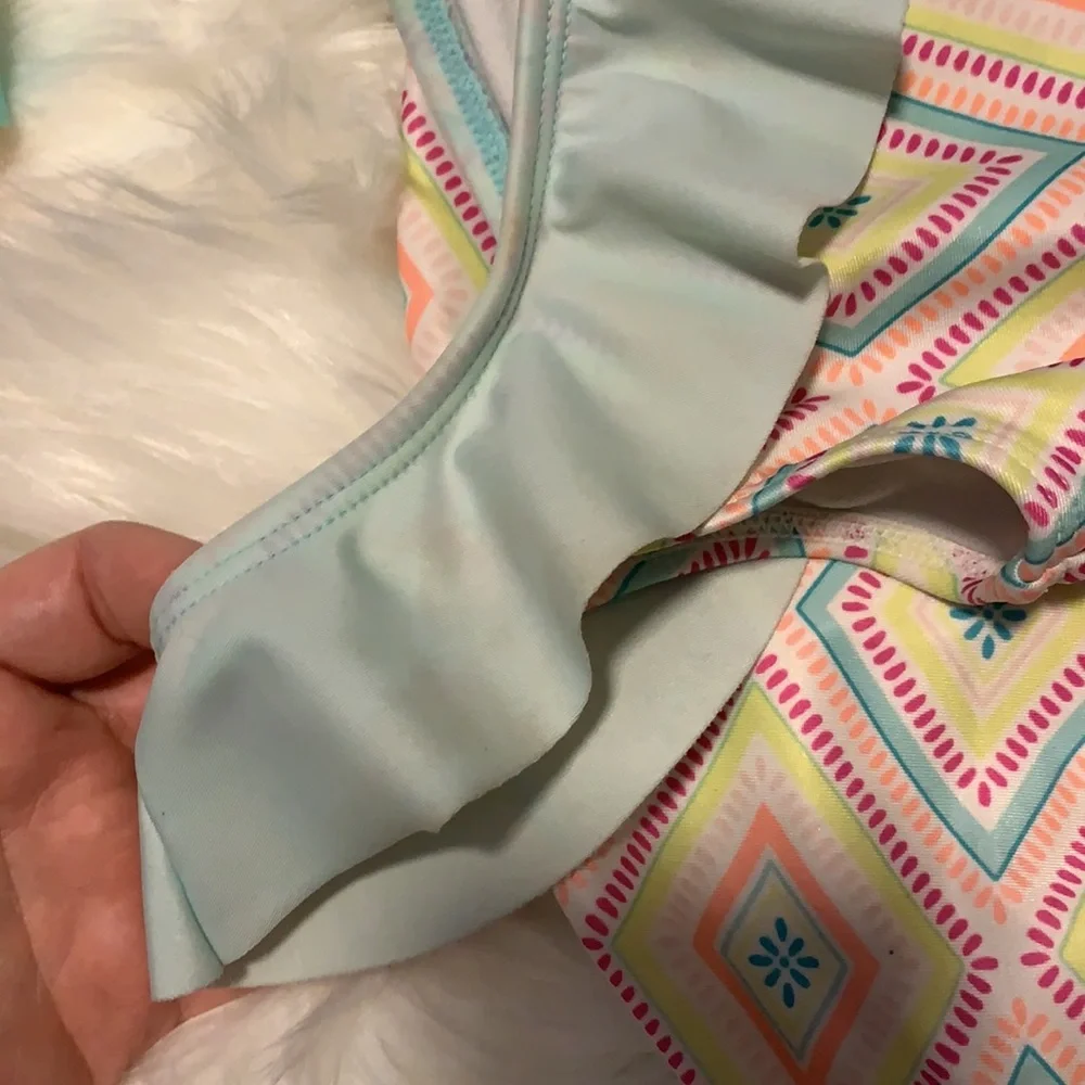 5 for $25🎈2 girls swimsuit